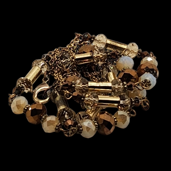 Women's Beaded Bugal Necklace On A Gold Tone Chain. - Picture 3 of 6